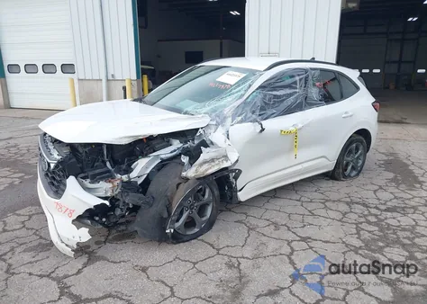 2024 Ford Escape St-Line Select z USA, uszkodzony, nr VIN 1FMCU9NZ3RUA36201